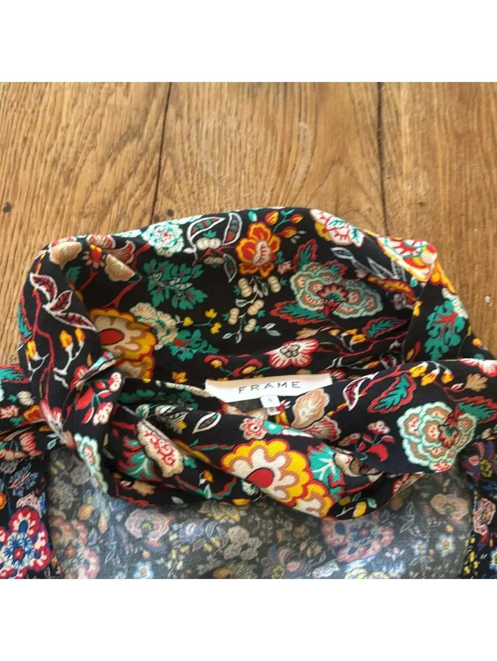 Frame Open Scarf VNeck Long-Sleeve Floral Print Blouse Small